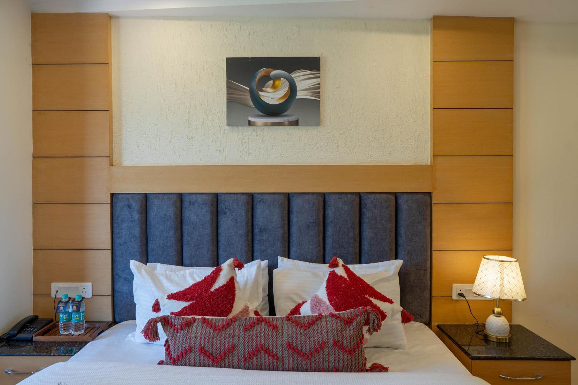 Super Hotel By Perfectstayz Mall Road Mussoorie Exterior foto
