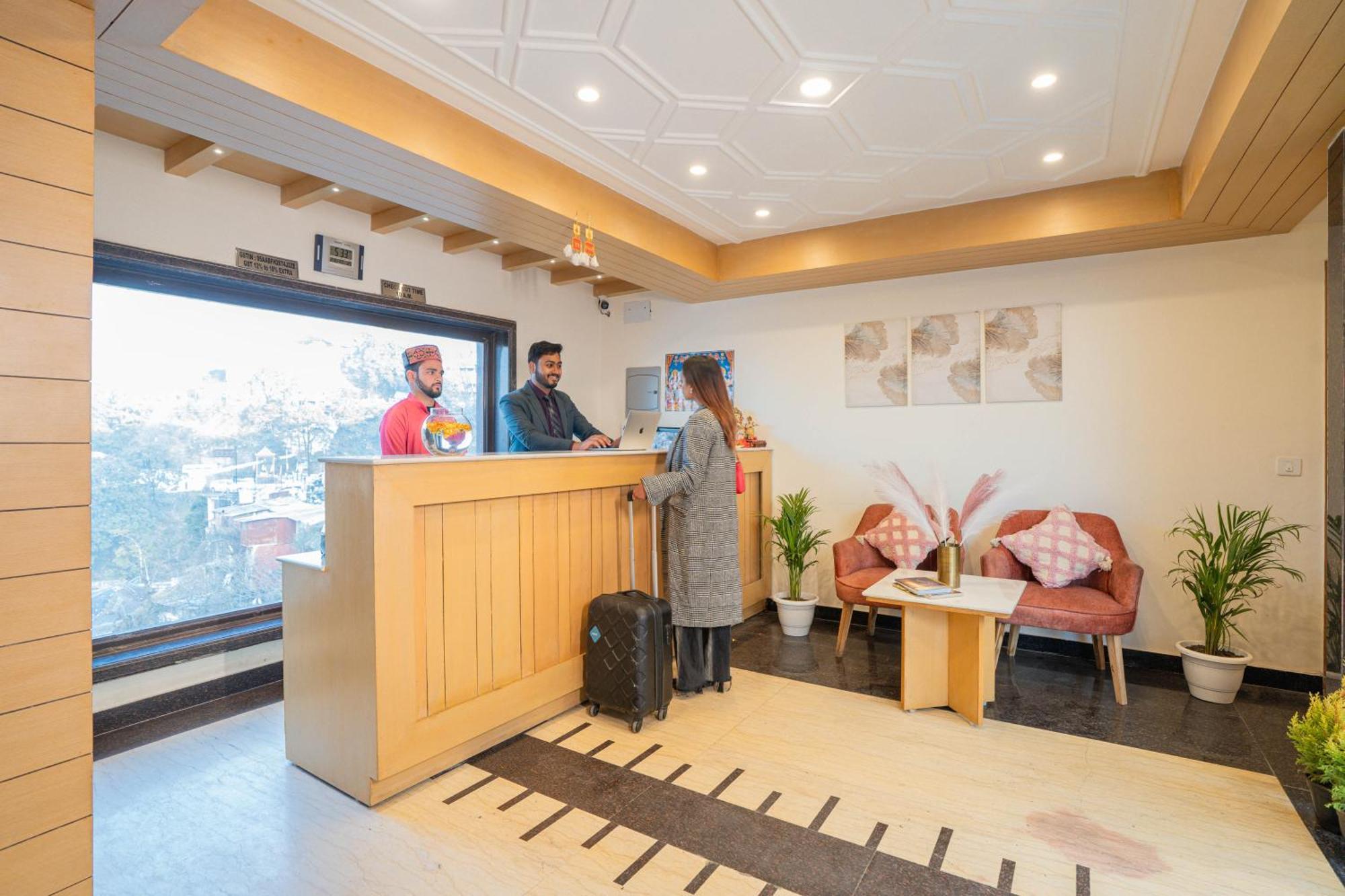 Super Hotel By Perfectstayz Mall Road Mussoorie Exterior foto